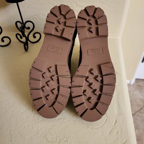 Aqua College Green Ankle Bootie Size: 6 NWT - Picture 6 of 9